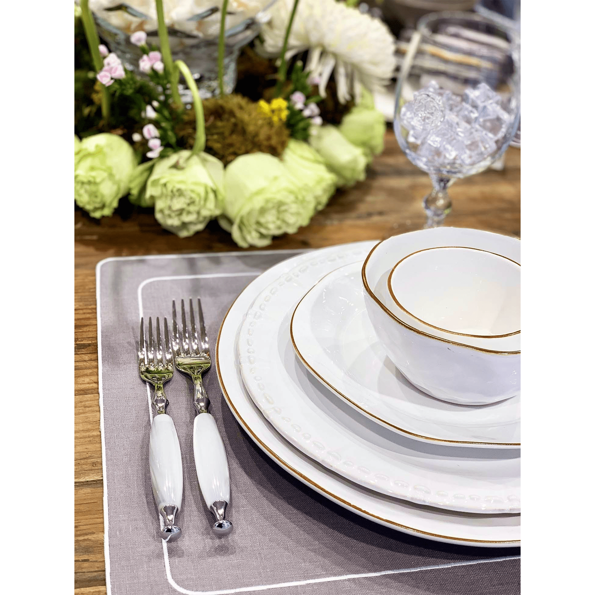 Country 5 Piece Place setting - white-Casa Bugatti USA