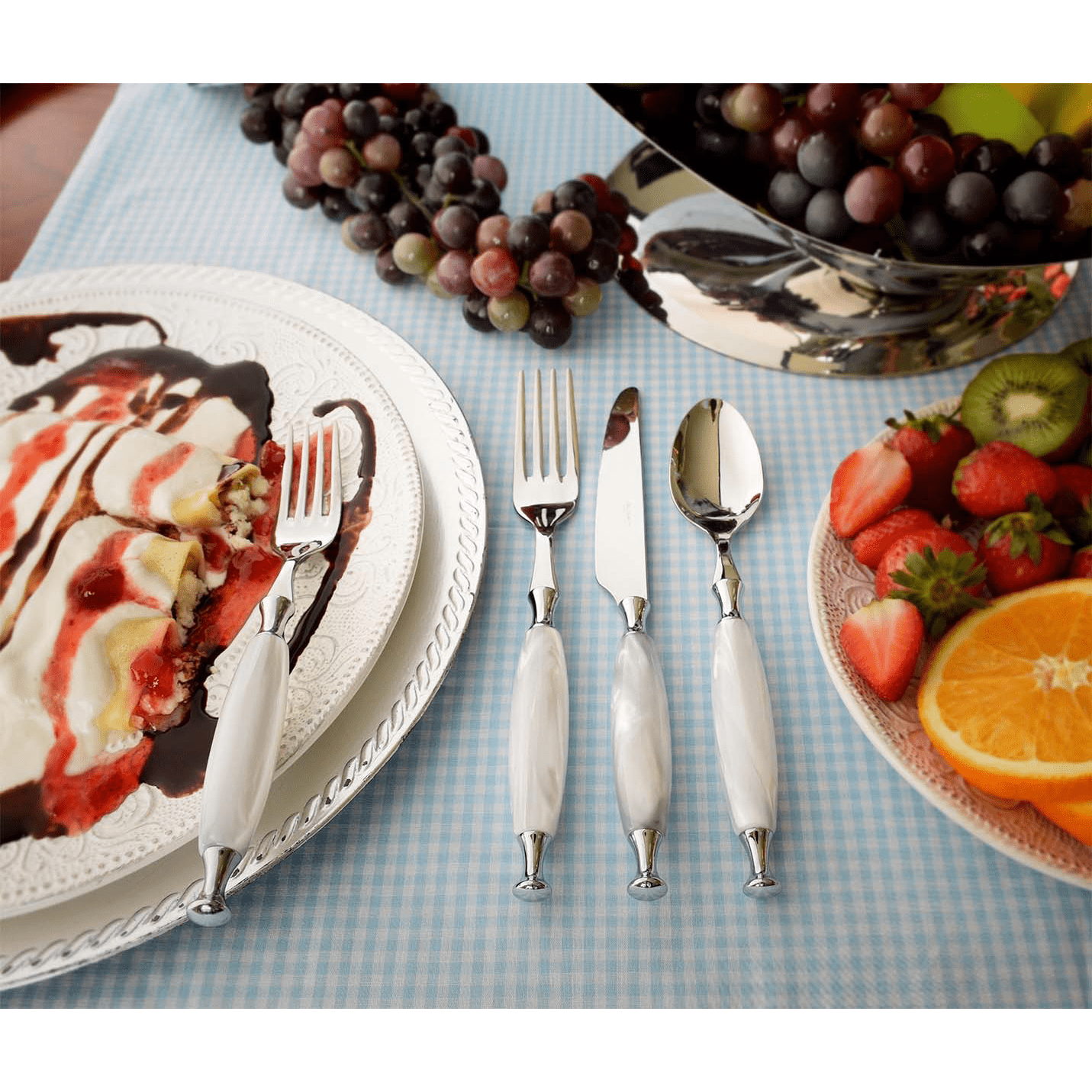 Country 5 Piece Place setting - white-Casa Bugatti USA