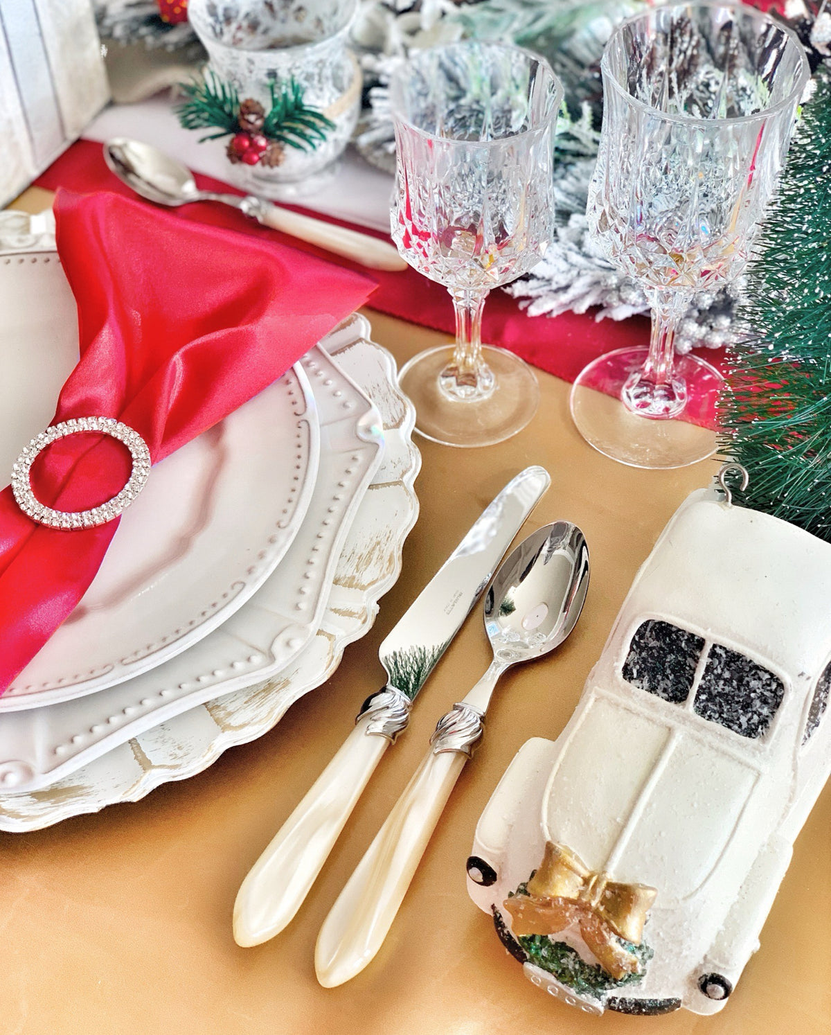 Falabella Brilliant 2 Piece Large Cake Serving Set serrated - Ivory