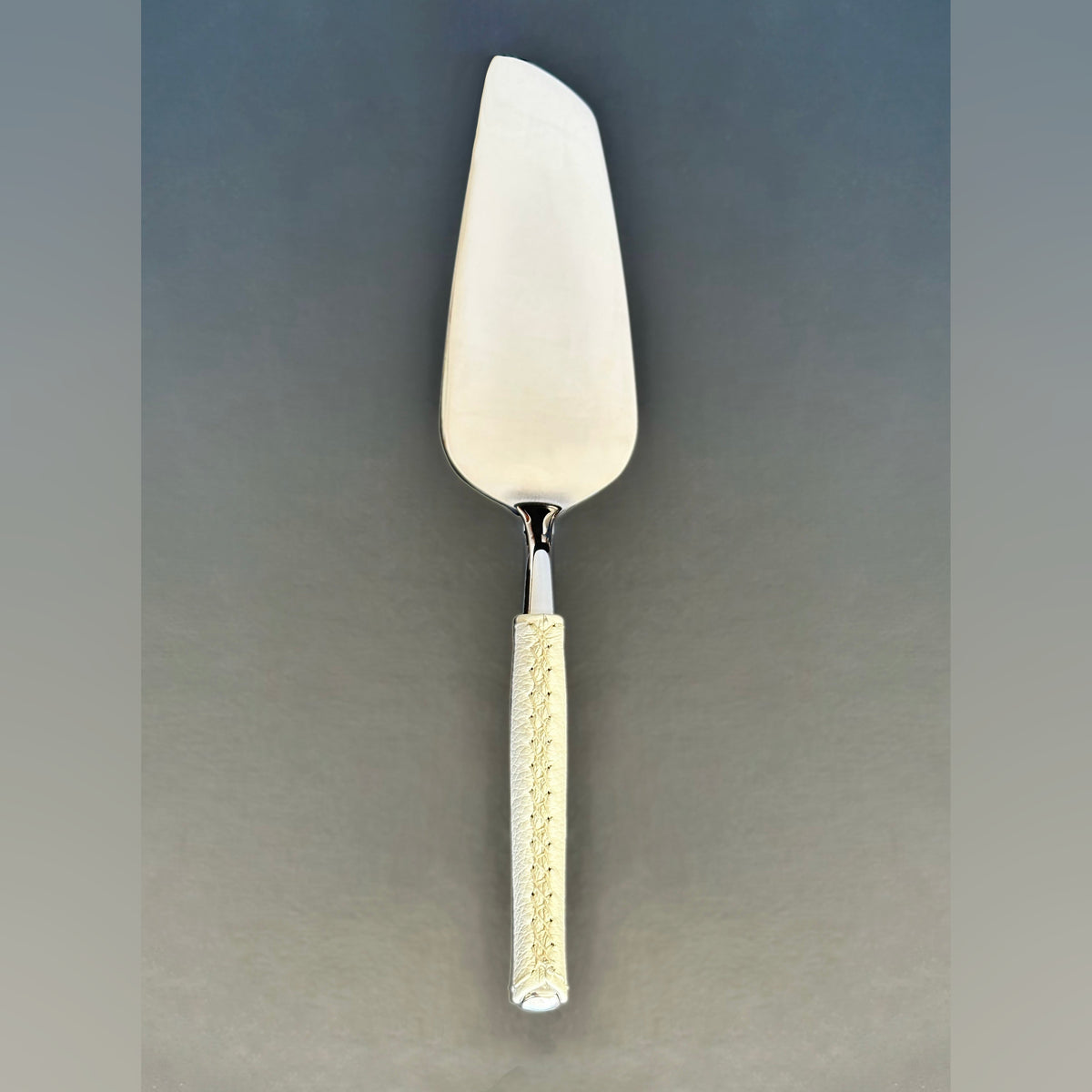 Portofino Leather Cake Server cream