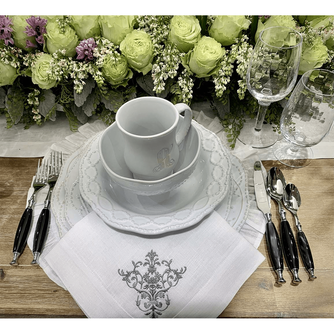 Country 5 Piece Place Setting black-Casa Bugatti USA