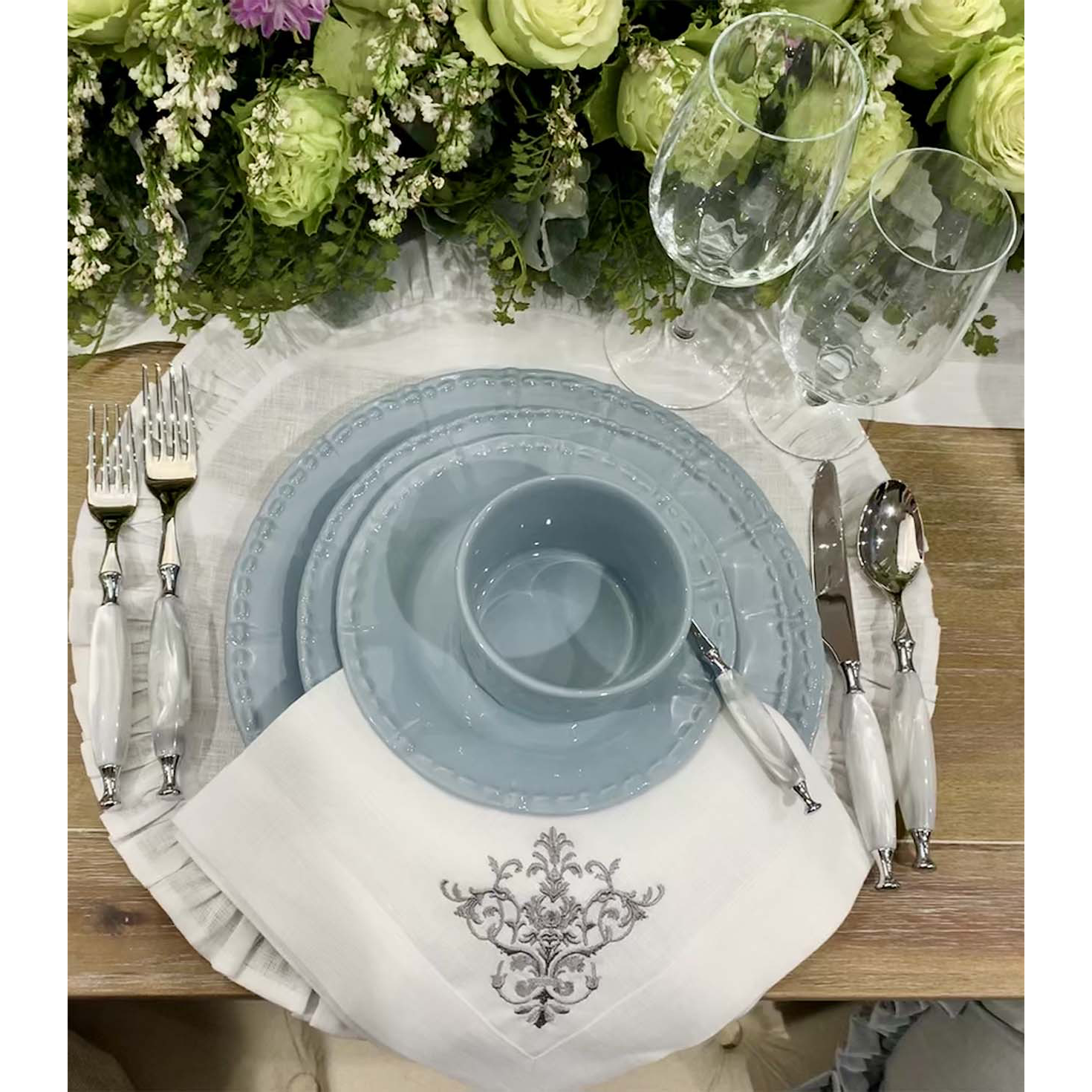 Country 5 Piece Place Setting white-Casa Bugatti USA