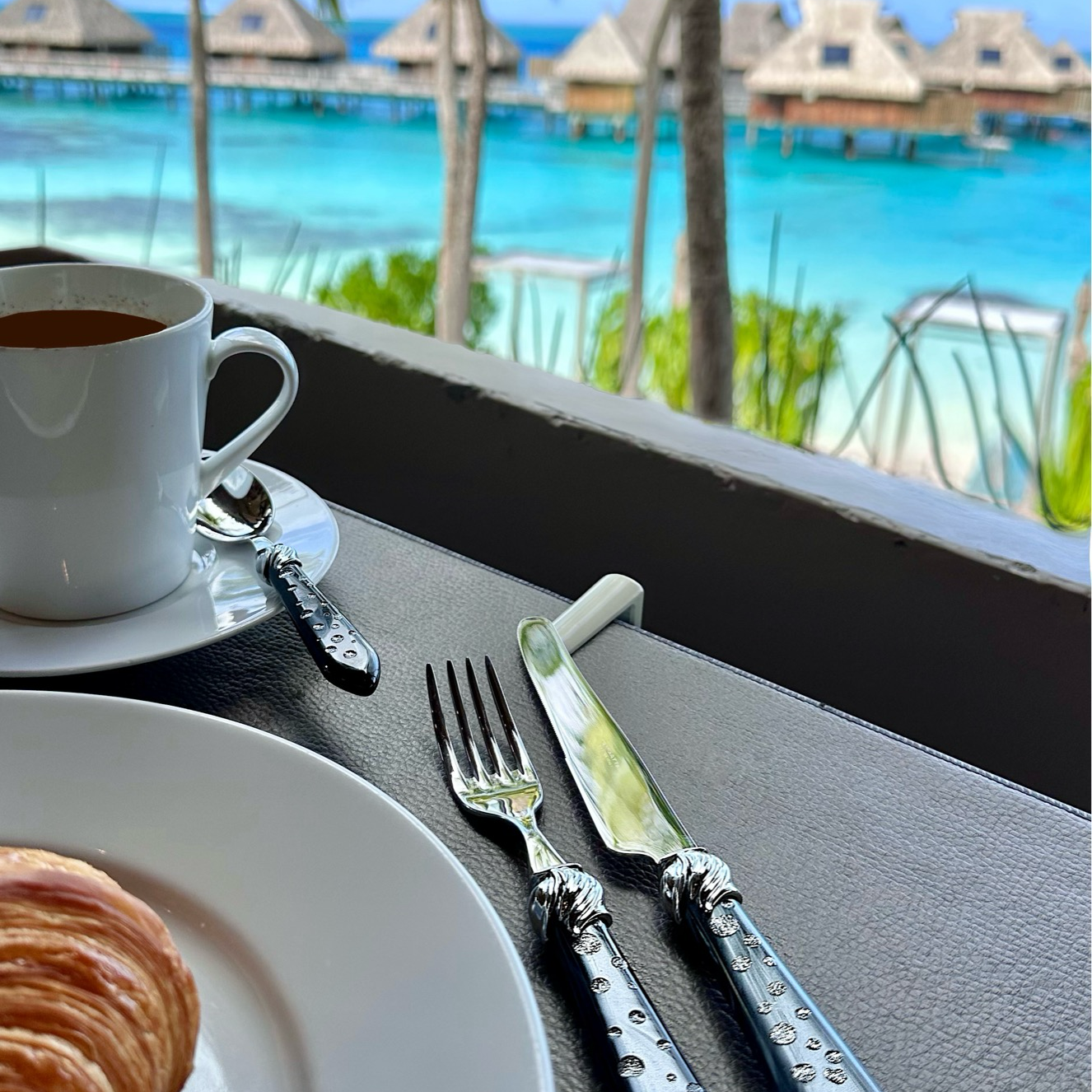 Falabella Galleria 2 Piece Cake Serving Set charcoal Hand Made-Casa Bugatti USA