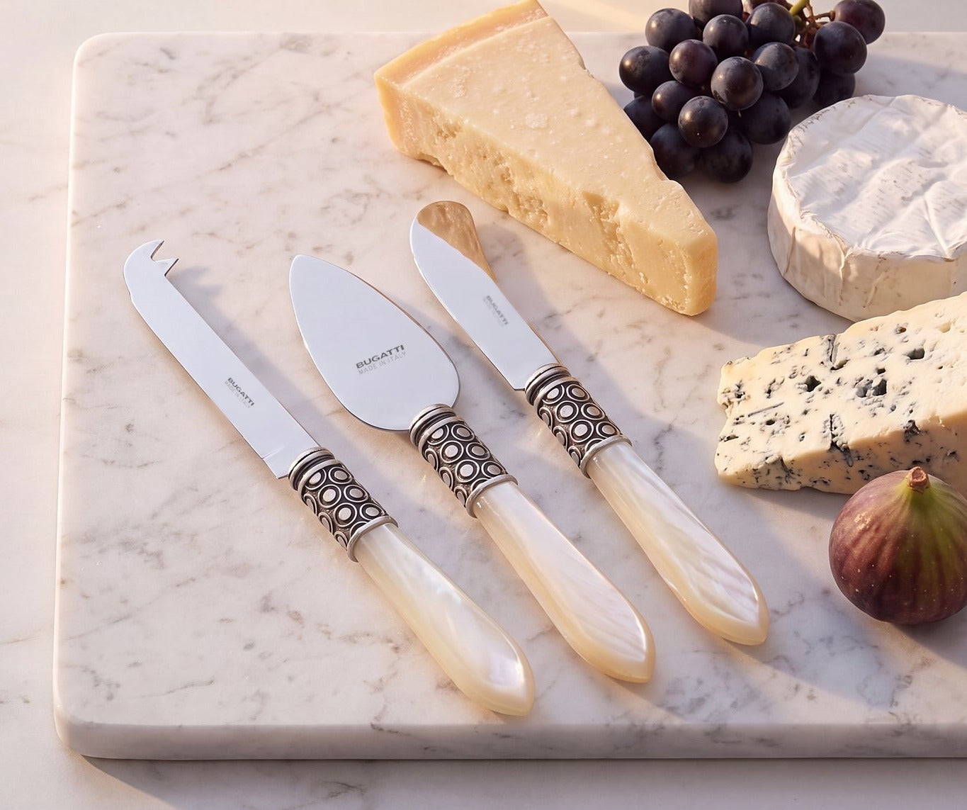 Optical Antique 3 piece cheese knife set, Ivory — Casa Bugatti