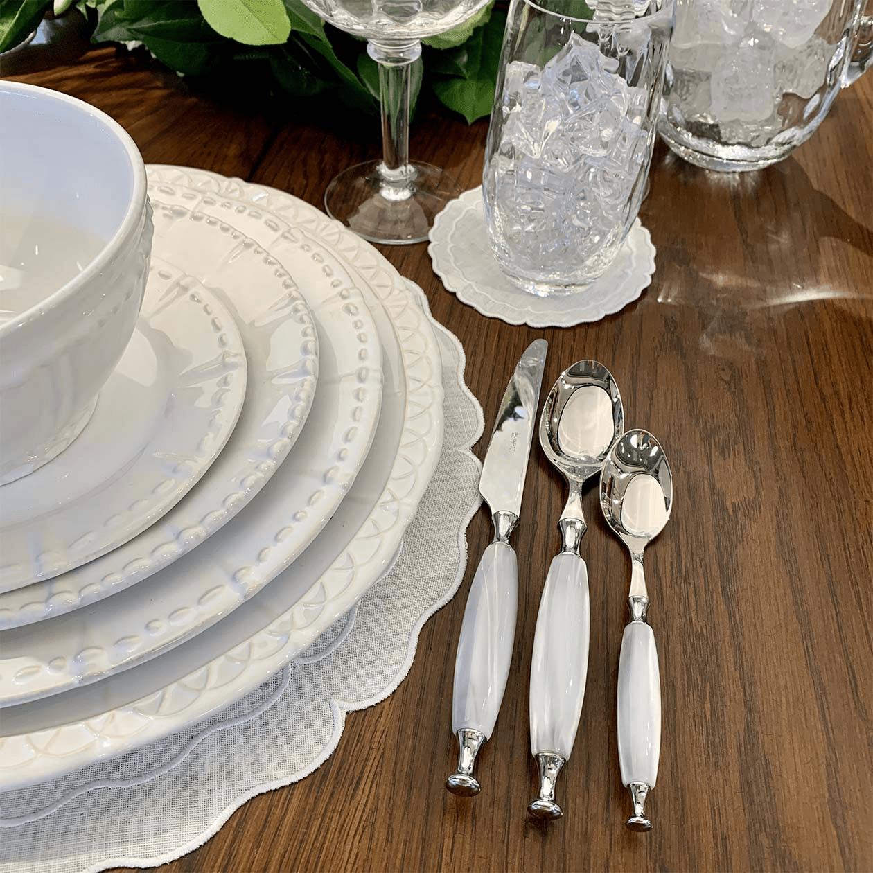 Country 5 Piece Place setting - white-Casa Bugatti USA