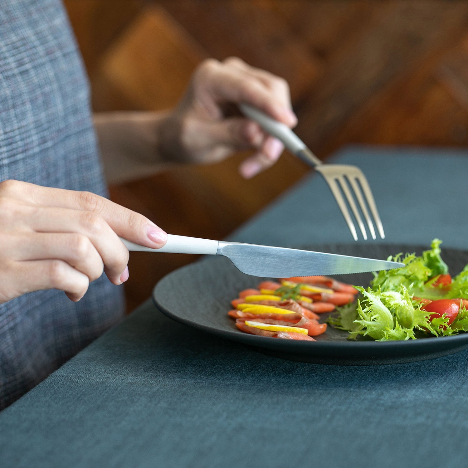 Ares 5 Piece Place Setting gray