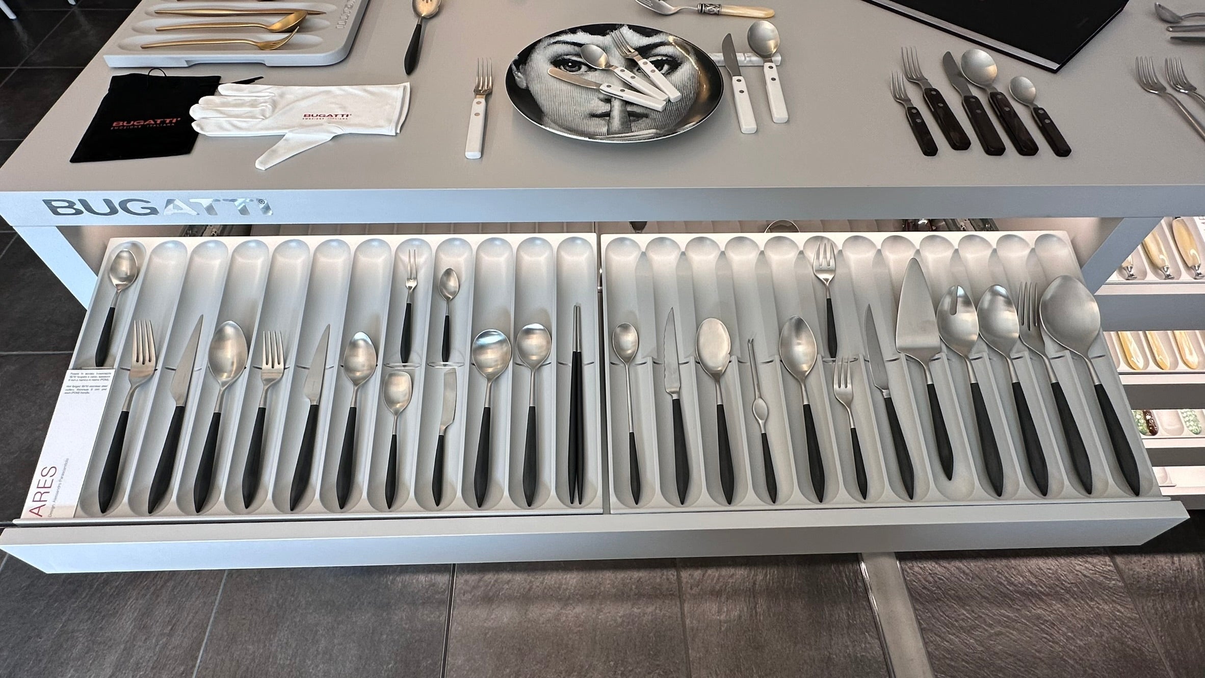 Ares 5 Piece Place Setting gray