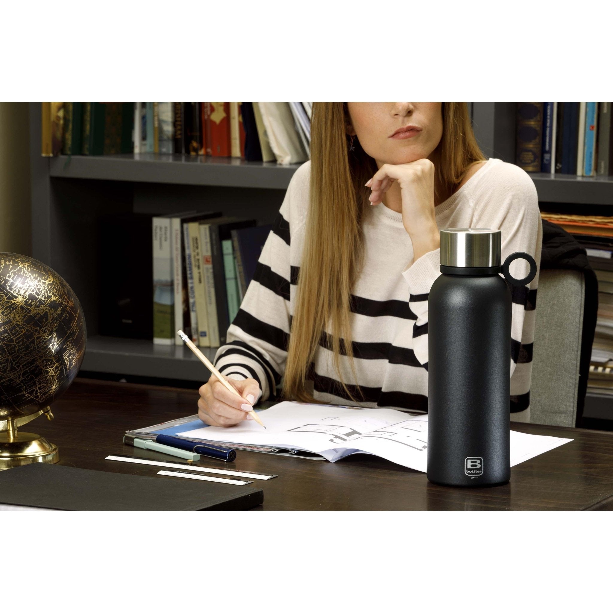 B Bottle  Twin 1.5 L / 50.7 fl. oz.  Antracite-Casa Bugatti USA