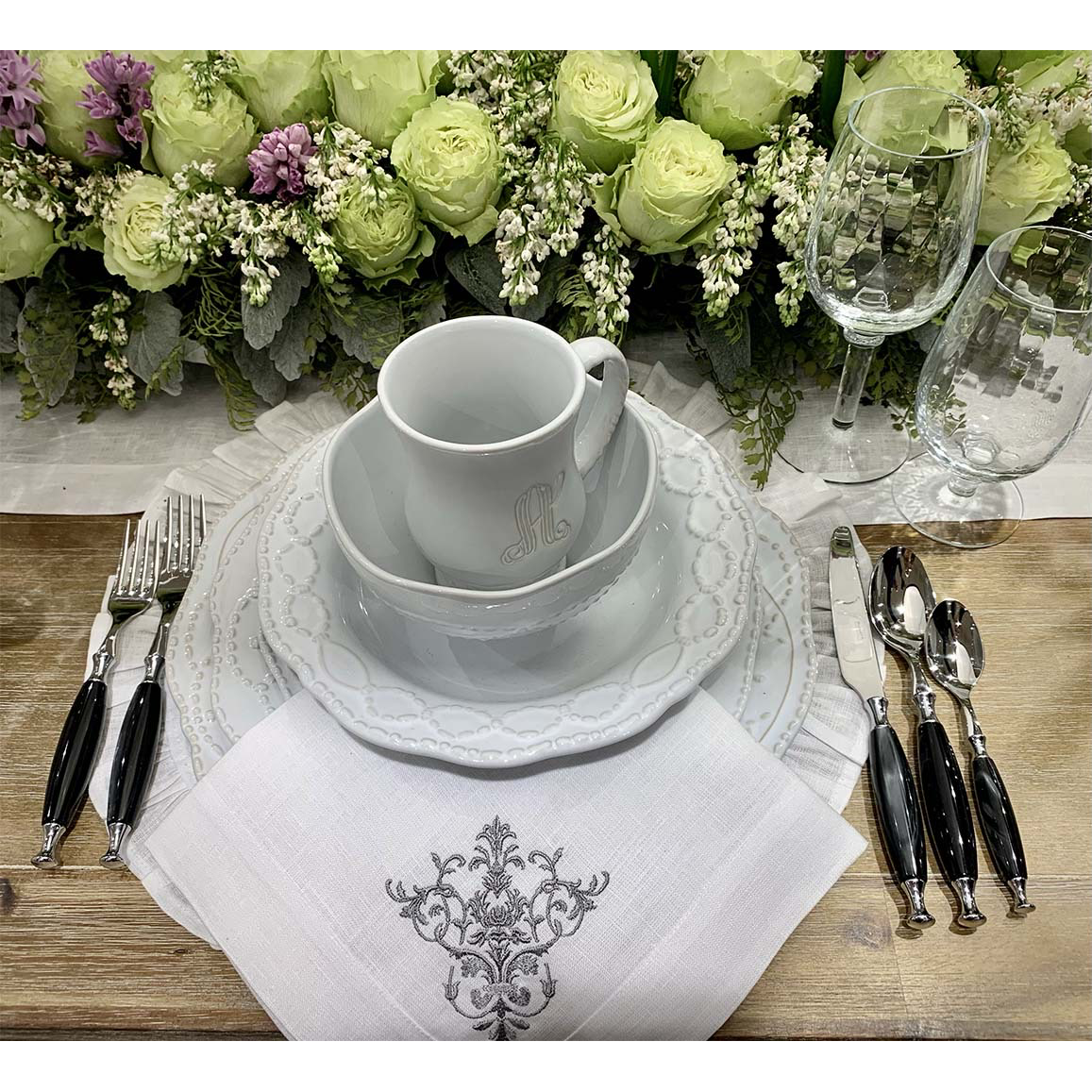 Country 5 Piece Place Setting black-Casa Bugatti USA