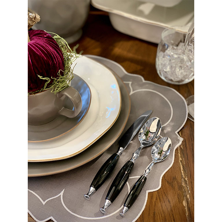 Country 5 Piece Place Setting black-Casa Bugatti USA