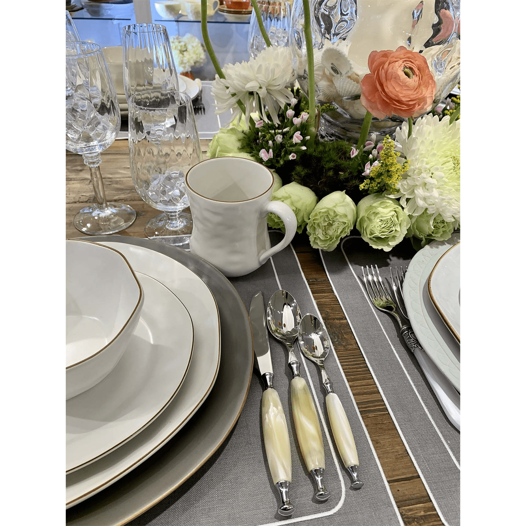 Country 5 Piece Place setting - Ivory-Casa Bugatti USA