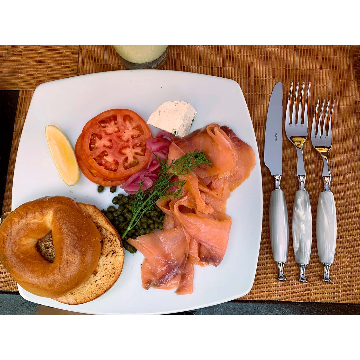 Country 5 Piece Place Setting white-Casa Bugatti USA