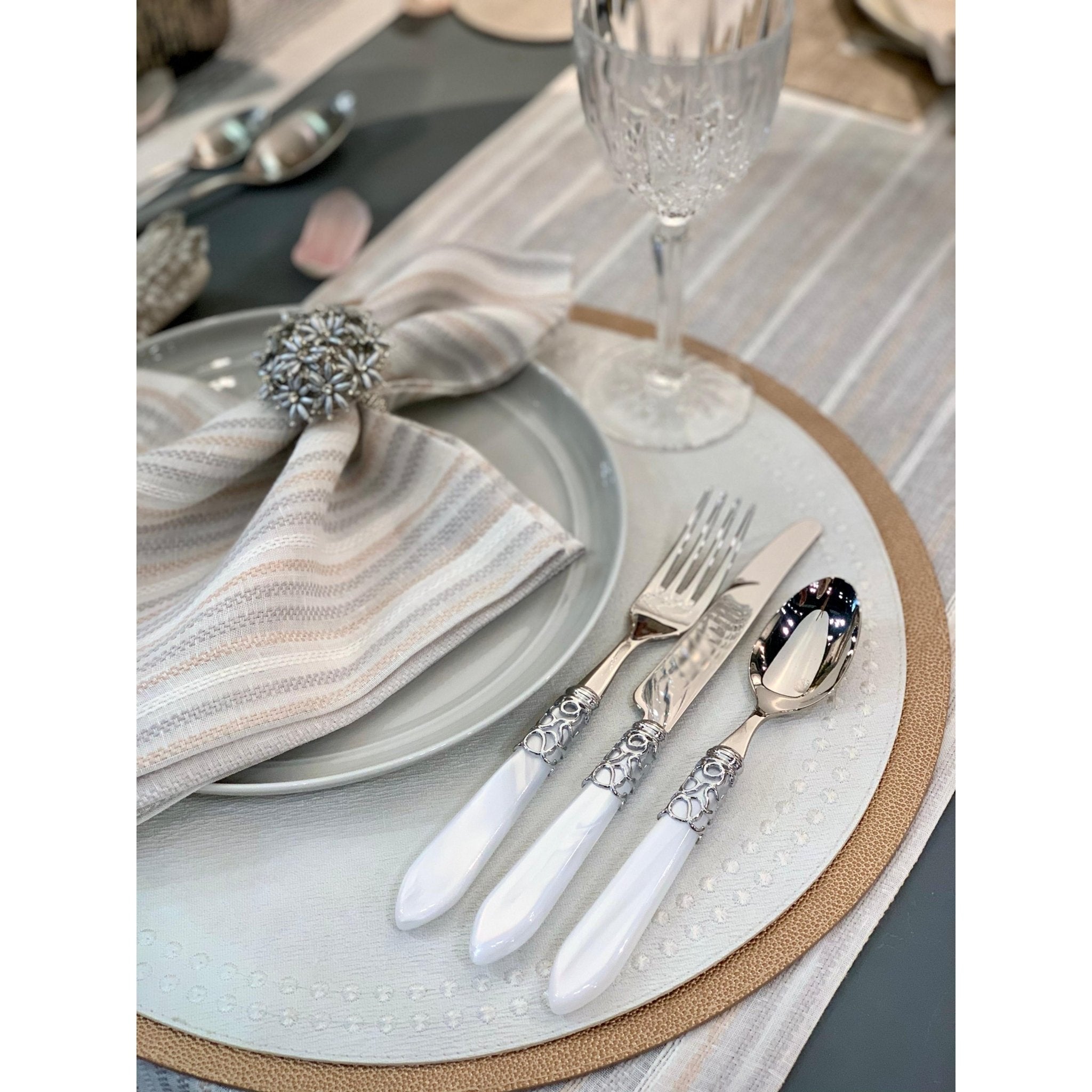 Melodia 5 piece place setting - WHITE Pearlescent-Casa Bugatti USA