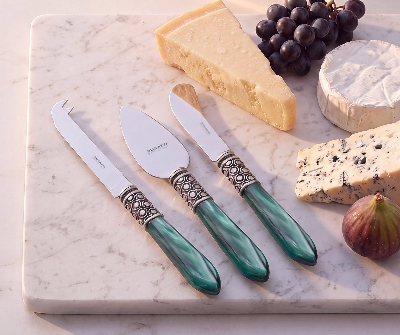 Optical Antique 3 piece cheese knife set, Emerald Green — Casa Bugatti