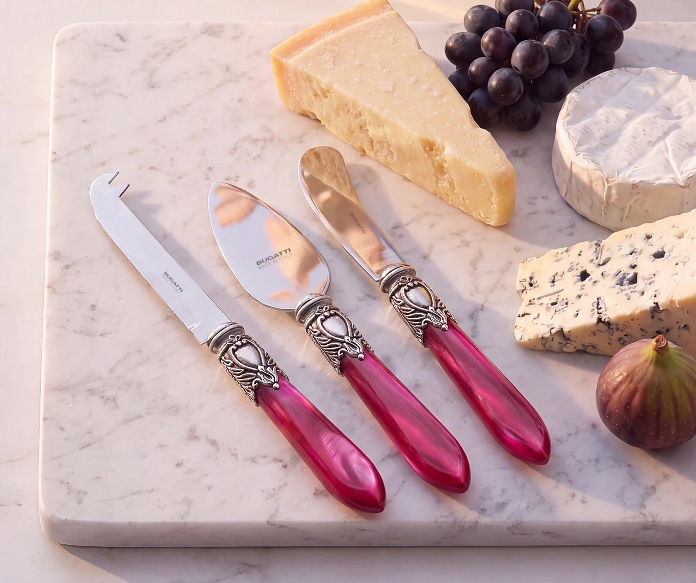 Oxford Antique 3 piece cheese knife set, Raspberry — Casa Bugatti